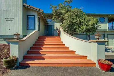 Image de Hollister Hilltop Home