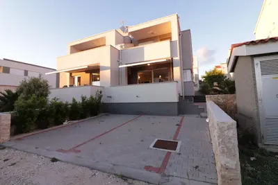 Image de Modern One-bedroom with a Terrace