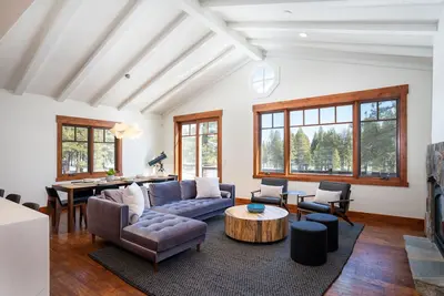 Image de Dog-Friendly Residence on Gray's Crossing Golf Course w/ Private Hot Tub!