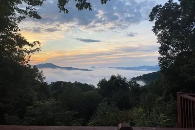 Image de Ascendere - Amazing mountain views, 3 bedroom, 2 bath, central heat/Ac, private.