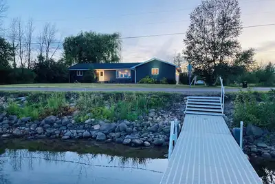 Image de The AuTrain Lake House, Newly renovated home on Autrain Lake near Pictured Rocks