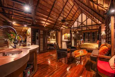 Image de The Sloth House Sanctuary\n5 minutes to Beach/PooL-Fireplace \nCouples Fun-bikes