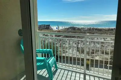 Image de Beach Front, End unit windows for the best views, Beach Svc Incl, 7Day discount.