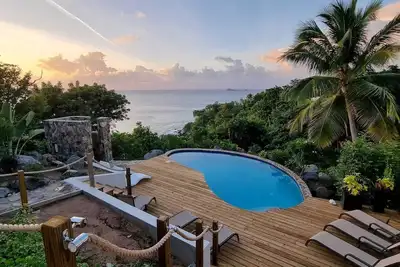 Image de New Construction Oceanfront Home\/Pool Private Walk To Beach