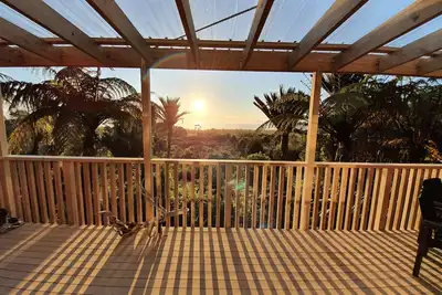 Beautiful two bedroom looking over ocean