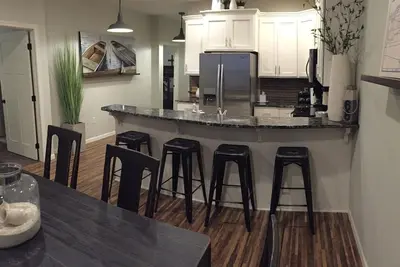 Image de Family-friendly Lakefront East Lake Okoboji Condo- Bridges Bay Resort