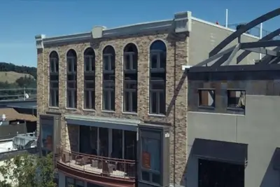 Image de Newly renovated luxury condo downtown Grand Haven