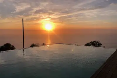 Image de All The Views - Ocean & Bush with Heated Infinity Lap and Play Pool