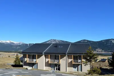 Image de Charmant T2 Cabine au Centre des Angles avec Parking, Wi-Fi et Casier à Skis