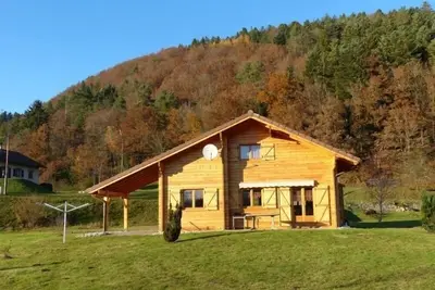 Image de Chalet chaleureux avec terrasse, proche forêt et sentier, à 15 km des stations de ski de Gérardmer