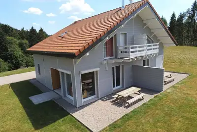 Gîte neuf au calme près de Gérardmer avec terrasse et balades en forêt