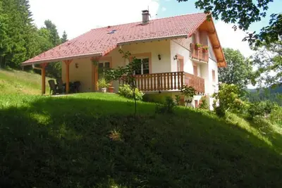 Image de Chalet spacieux avec balcon, WiFi gratuit, proche lac et station de ski