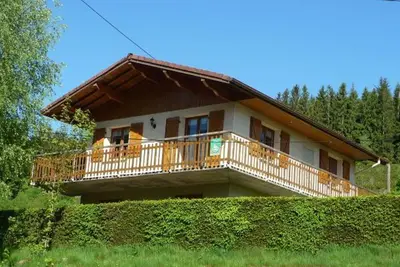 Image de Chalet confortable 3 chambres, proche Gérardmer, avec garage, balcon et équipements bébé.