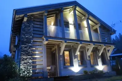 Image de Chalet Neuf Haut de Gamme avec Spa, Sauna et Décoration Originale – Gérardmer