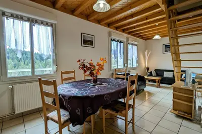 Image de Gîte Confortable en Pleine Nature avec Cheminée et Accès Direct aux Sentiers, Proche Gérardmer et Lac