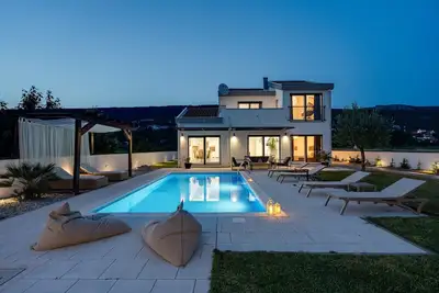 Image de Villa Anja is a 4-bedroom villa with a 32 sqm heated pool near Imotski
