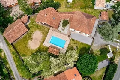 Image de Ensemble privatisé de 3 maisons de vacances avec piscine