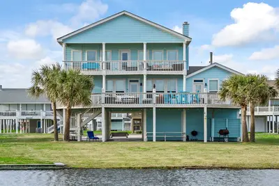 Image de Seanutt: 5 Br, 5. 5 Ba House in Crystal Beach, Sleeps 22