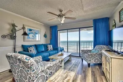 Image de Beachfront Oceanside Condo. Incredible view: Channel Marker