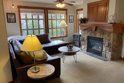 Image de Newly updated Solitude Resort Village Ski in and Ski out Condo! !