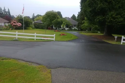Image de Dominion Brook Park Vacation Rental - Beautiful suite with garden / park views.