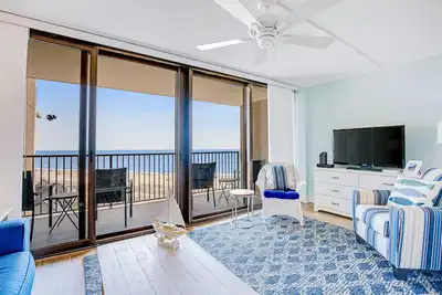 Image de Sea Colony Ocean 8th-floor condo with tennis & basketball courts