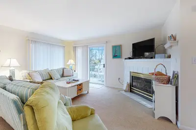 Image de Sea Colony Tennis 1st floor condo w/ shared pool, free WiFi, and balcony