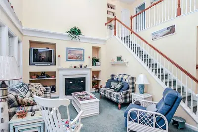 Image de Bear Trap Dunes townhouse w\/ fireplace, basketball court, tennis court, WiFi