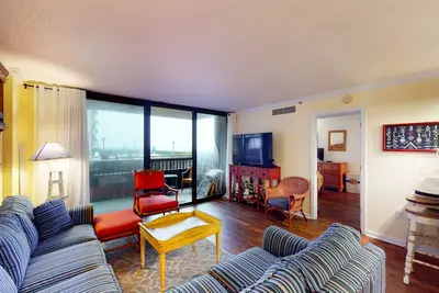 Image de Sea Colony Ocean 1st floor condo w/ basketball court, free WiFi, & shared sauna