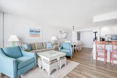 Image de Sea Colony Ocean 5th floor condo w/ shared sauna, elevator, and pool