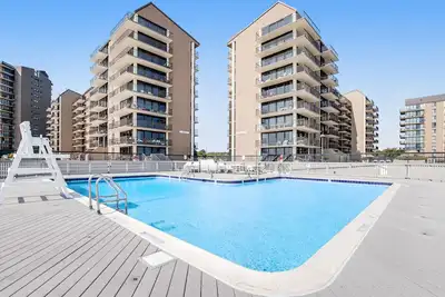 Image de Sea Colony Tennis townhouse with gym, pool, tennis court, & basketball court