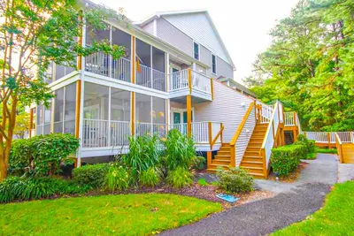 Image de First-floor Sea Colony Tennis Condo with sauna