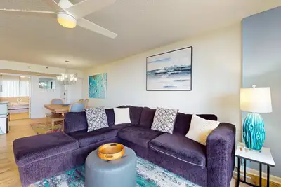 Image de Sea Colony Ocean 1st floor condo w/ shared sauna, basketball court, and elevator