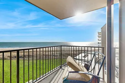 Image de Sea Colony Ocean 6th floor condo w/ basketball court, gym