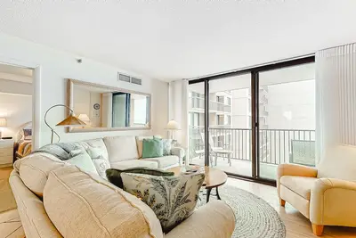 Image de Sea Colony Ocean 5th floor condo w/ gym, basketball court, and shared sauna