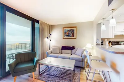 Image de Sea Colony Ocean 2nd floor condo w/ shared sauna, tennis court, and elevator