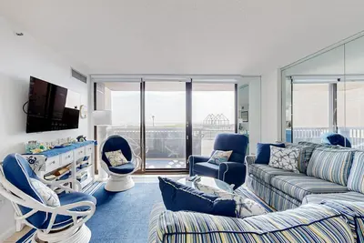 Image de 1st-floor Sea Colony Ocean condo with gym, sauna, & pool