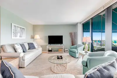 Image de Sea Colony Ocean 1st floor condo w/ pool, tennis court, and elevator