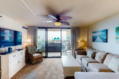 Image de Sea Colony Ocean 1st floor condo w/ tennis court, pool, and basketball court
