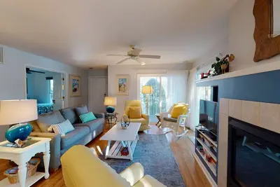Image de Sea Colony Tennis 1st-floor condo with sauna, pool, & gym