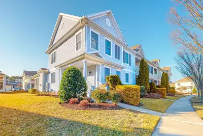 Image de Bayside Resort townhouse w/ free WiFi, tennis court, pool, and board games