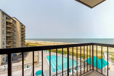 Image de Sea Colony Ocean 5th-floor condo with pool, balcony, & gym