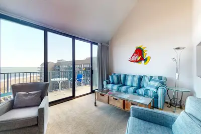 Image de Sea Colony 9th-floor ocean-view condo with elevator & balcony