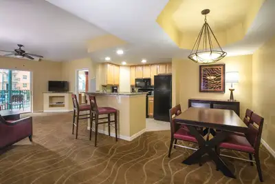 Image de Cozy 2-Bedroom Gated Pompano Beach Resort with Spa, Tennis, Golf, Heated Pools