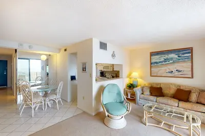 Image de Sea Colony 2nd floor condo w/ free WiFi, shared tennis court & sauna- ocean view