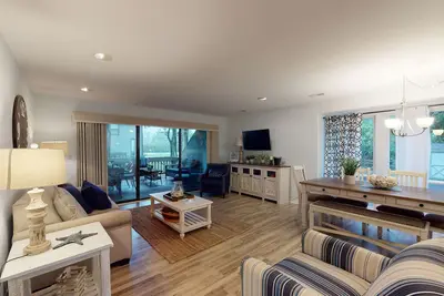 Image de Sea Colony Tennis 1st floor condo w/ free WiFi, pool, and gym