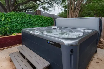 Image de Newly Remodeled, Private Pool & Hot Tub, Xbox, Ping Pong, Foosball, Fully-equipped Kitchen