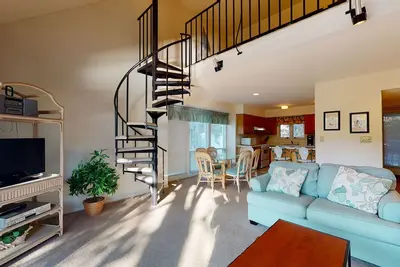 Image de Sea Colony Tennis 2nd floor condo w/ free WiFi, and tennis court