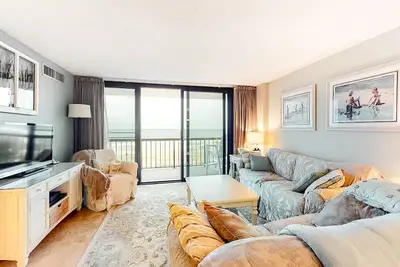 Image de Sea Colony Ocean 3rd-floor condo with elevator & gym