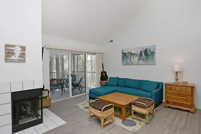 Image de Sea Colony Tennis 2nd floor condo w/ shared sauna, pool, and basketball court